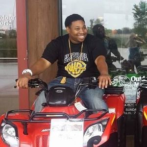 Meet your Posher, Derick